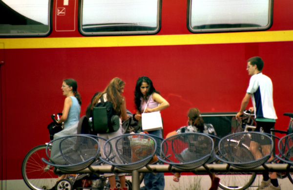 20051121083148_lets go